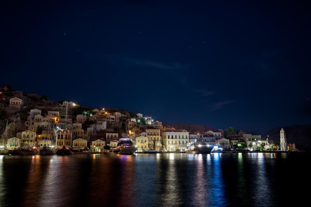 Symi Port View Apartment Δωμάτιο φωτογραφία
